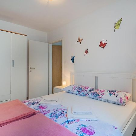 Apartman Antonija Cres Bagian luar foto